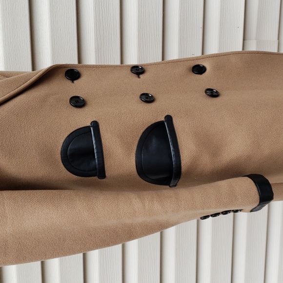 BURBERRY LAMBSKIN TRIM WOOL CASHMERE BLEND TAILORED TRENCH COAT IN CAMEL - Picture 5 of 14